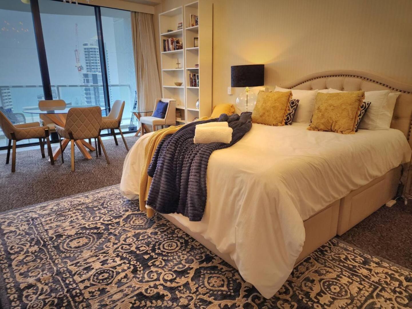 Deluxe Private Apartment And Studio - Ocean Views Gold Coast Exterior foto